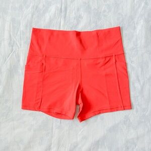 Athleta 5” Salutation Stash High Rise Shorts (Size: L)